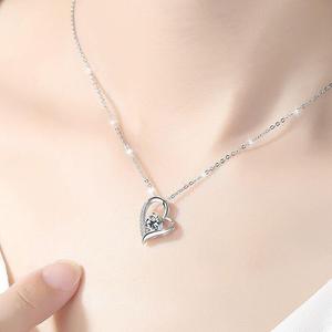 จี้สร้อยคอรูปหัวใจประดับเพชรเซอร์คอน Jeulia Classic ทำจากเงินสเตอร์ลิง - Product Image 4