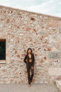 100% poliéster Color marrón de talla grande liso en blanco Yoga gimnasio Atlético Scrunch Flare leggings mujeres personalizado impreso Flare Leggings - Product Image 5