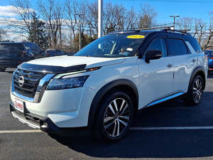 Nissan Pathfinder Platinum 4WD 2024 Usado en Excelentes Condiciones, Sin Accidentes, Volante a la Izquierda/Derecha - Product Image 4