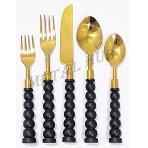 Ensemble de couverts plats cinq pièces de style rétro en vrac vaisselle en acier inoxydable gaufré doré pour les mariages - Product Image 3