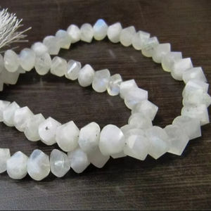 ลูกปัดแบบถักทอลายมูนสโตนสีรุ้งแท้ขนาด9ถึง10มม. ยาว10นิ้ว - Product Image 1