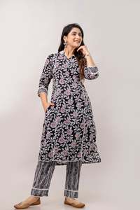 <b>Women</b> Black <b>Floral</b> Printed Pure Cotton Kurta with <b>Trousers</b> & Mulmul Dupatta Summer Casual Party Wear Suit At Wholesale Price - Product Image 3