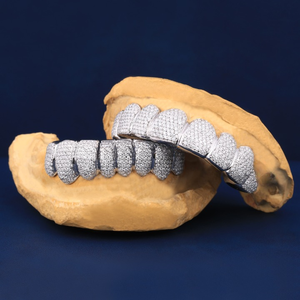 Collection exclusive de bijoux de style unique en argent sterling 925 Grillz avec diamants Moissanite - Product Image 4