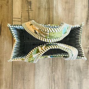 กระเป๋าผ้าควิลท์ผ้าฝ้ายพิมพ์มือขนาดเล็กแบบกลับด้านได้เป็นมิตรกับสิ่งแวดล้อมยั่งยืนทนทานถุงใส่ของชำ - Product Image 5