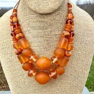 สร้อยคอหนังถักทำมือสไตล์วินเทจสำหรับผู้หญิงและผู้ชาย พร้อมจี้ไม้เรซิ่นรูปทรงเรขาคณิต - Product Image 1