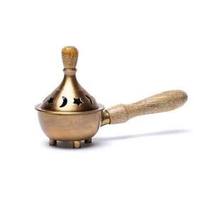 Brûleur d'encens élégant en bois d'agar avec gravure, fourniture d'église de Jérusalem, luxe, avec poignée en laiton et bois, fabriqué en Inde - Product Image 6