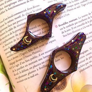 Support de page de livre en résine, poignée pour les doigts, accessoire de lecture durable et confortable, parfait pour les livres, les documents d'étude, les journaux et les romans - Product Image 1