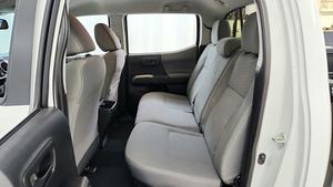 UTILISÉ EN BON ÉTAT 2022 pour Tacoma SR5 V6 Double Cab 4WD Conduite à gauche 5 sièges - Product Image 2