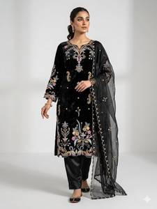 Ensemble prêt-à-porter entièrement cousu avec broderie de designer, haut en tissu Roman Glass et bas en tissu Roman Glass, et dupatta en organza. - Product Image 1