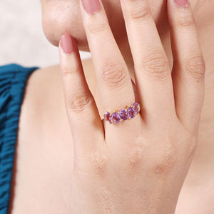 แหวนคู่ชุบทองพร้อมพลอยอเมทิสต์ที่น่าดึงดูดสำหรับงานแต่งงานและงานปาร์ตี้ทำจากเงินสเตอร์ลิงแบบปรับ925ได้ - Product Image 2