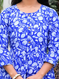 Robe mi-mollet décontractée ethnique pour femme, en coton 100% tissé, imprimé géométrique bleu, écologique, avec boutons - Product Image 6