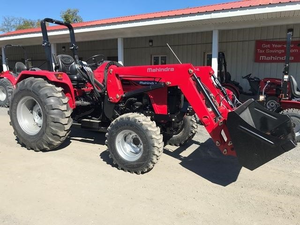 Hot Selling Mahindra New Wheel Tractors 4WD Mini Tractor with 20-70HP Diesel <b>Engine</b> Pumps Gearboxes Motors Retail and Farm Use - Product Image 4