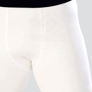 Shorts de compression pour hommes, légers, au design optimal, pour la course à pied et la gym, avec contraste de couleurs, personnalisables. - Product Image 6