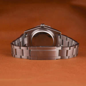 Reloj de Pulsera de Alta Calidad con Bisel de Acero Inoxidable, Esfera de Cristal, Esfera Roja Claro Personalizada, Estilo Hip Hop, con Diamantes Moissanite - Product Image 3