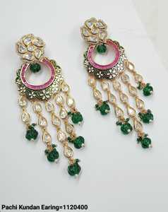 Boucles d'oreilles indiennes plaquées or traditionnelles et à la mode Kundan et perles suspendues Bahubali pour femmes et filles ensemble de bijoux - Product Image 2