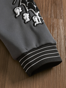 Fabricante OEM de alta calidad niños Varsity chaqueta personalizada Chenille bordado mangas de cuero personalizado béisbol Varsity chaqueta - Product Image 3