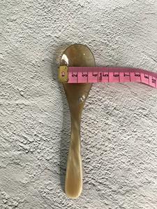 Cuchara de Cuerno de Búfalo Natural, Hecha a Mano y Pulida, Perfecta para Servir Especias, Condimentos o como Decoración de Mesa, Alta Calidad - Product Image 4