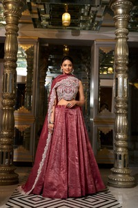 Lehenga choli มีคุณภาพที่เหนือกว่าสไตล์ดั้งเดิมที่มีสไตล์ปักสวยงามสำหรับผู้หญิงเครื่องแต่งกายงานปาร์ตี้ทำมือหนัก - Product Image 2