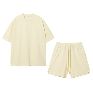 Ensemble décontracté homme : T-shirt à manches courtes et short uni, personnalisable avec logo brodé, col rond, respirant, 100 % polyester, idéal pour l'été - Product Image 6