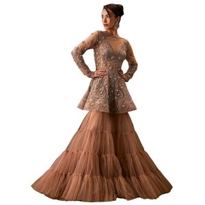 Set marrone Sharara Kurta ricamato a mano con paillettes e Dupatta per festa di matrimonio festiva festa di ricevimento - Product Image 5