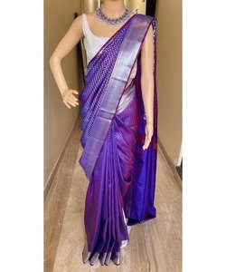 Saree en soie saisonnier avec des bordures Zari pour une touche de Glamour Nuptiale Crape/crêpe Saree avec diamant Travail pour le luxe - Product Image 3