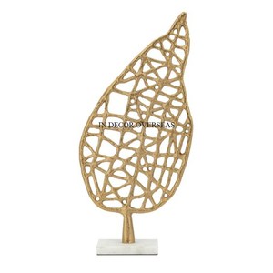 Ensemble de 2 anneaux en métal plaqué or robustes Sculptures décoratives de table design avec base en poudre de couleur noire - Product Image 3