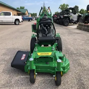 Tracteur à chenilles John Deere X739 4x4 d'occasion, 150 CV, moteur Cummins, pour la coupe de l'herbe, offre à prix réduit, livraison rapide - Product Image 2