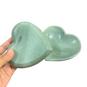 Pequeño Cuenco de Zeolita Verde Natural en Forma de Corazón, Pulido a Mano, para Joyería, Exhibición de Cristales y Decoración del Hogar - Product Image 6