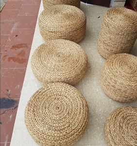 Cojín artesanal de jacinto de agua tradicional, adecuado para asientos de silla, con textura elegante, hecho en Vietnam. - Product Image 5