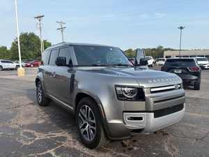 Land Rover Defender Sport Utility d'occasion propre, modèle 2021 - Product Image 2