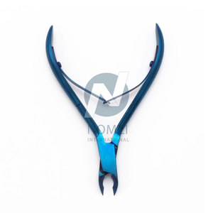 Ciseaux de manucure professionnels robustes en acier inoxydable Thwaites coupe-ongles et pince à cuticules incarnées pour usage personnel - Product Image 6