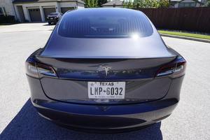 Tesla Model 3 Performance d'occasion propre, année 2018 - Product Image 2