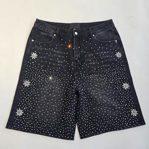 Pantalones cortos de mezclilla holgados con diamantes de imitación lavados vintage personalizados del fabricante para hombre - Product Image 4