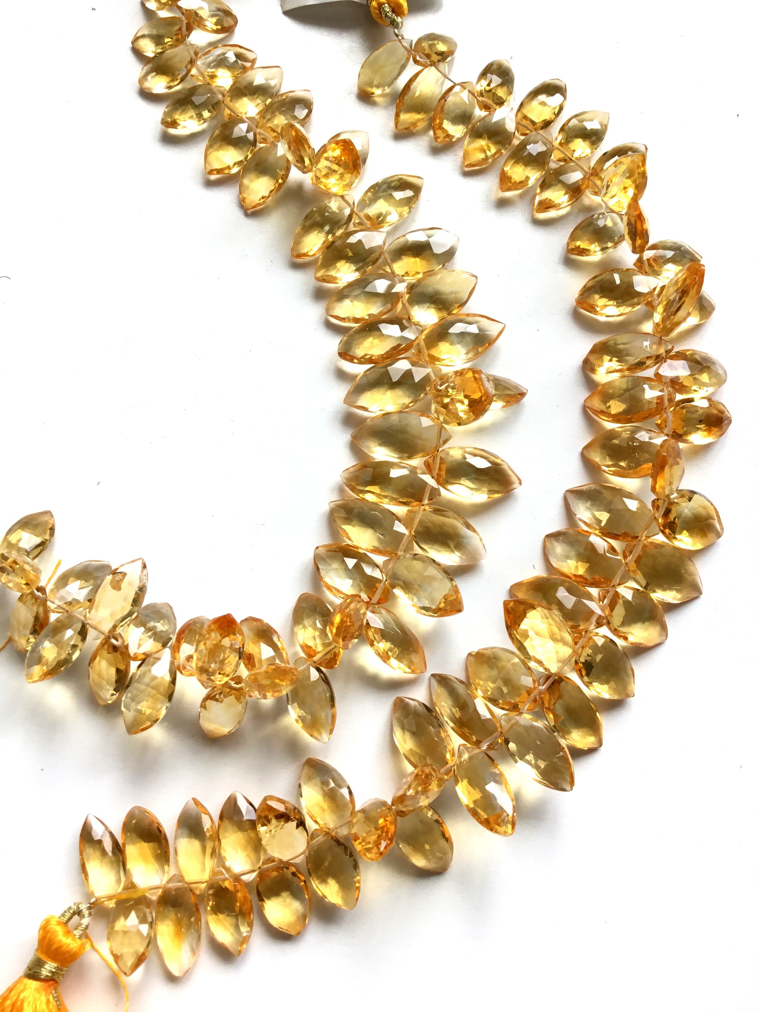 สีเหลือง