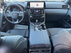 Nuevo 2025 Lex-us LX700h Lujo Muy limpio y libre de accidentes - Product Image 3