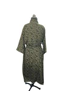 Kimono en soie 100% fait à la main pour femmes bohème motif floral imprimé de fleurs manteau de thé du matin décontracté pour demoiselles d'honneur - Product Image 5