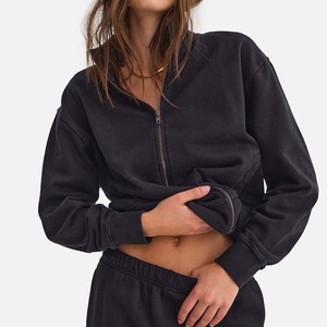 Sudaderas con capucha de manga larga con bolsillos de canguro y logotipo bordado personalizado, sudadera informal transpirable de peso pesado para gimnasio y fitness para mujer - Product Image 3