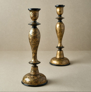 Juego de tres candelabros altos envueltos en textura de cuerda tejida en blanco y negro con tapas de madera natural a precios al por mayor. - Product Image 2