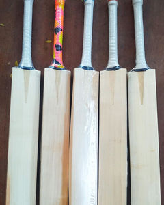 Joueurs internationaux anglais Willow Cricket Bats ensemble d'équipement de sport en bois avec uniforme - Product Image 5