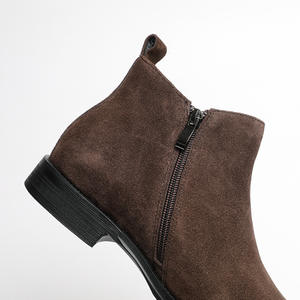 Botas Chelsea Retro de Cuero Vacuno con Absorción de Impactos y Suaves para Hombres, Ideales para Eventos Temáticos Vintage y Uso en la Oficina - Product Image 4