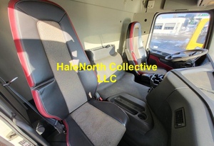 Camions d'occasion Volvo FMX 460 Tipper 8X4 de 2016, transmission automatique, moteur diesel, conduite à gauche, Euro 6, avec grue et benne basculante - Product Image 4