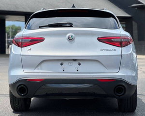 Alfa Romeo Stelvio Sprint SUV-AWD-5 places-Intérieur en cuir d'occasion 2022 - Product Image 5