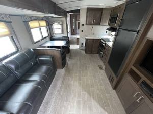 Remolques de viaje usados Keystone Laredo 292BH 2020, caravana de lujo 4x4, autocaravana en venta - Product Image 5