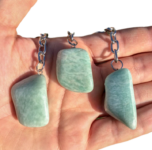 Amazonite brute en pierre de haute qualité quartz dégringolé porte-clés de guérison enveloppé de cristal de pierre précieuse dorée porte-clés de guérison grossiste - Product Image 6