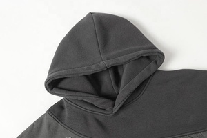 Sweat à capuche streetwear personnalisé 100 % coton, délavé et vieilli, avec fermeture éclair et design à patchs bruts - Product Image 3