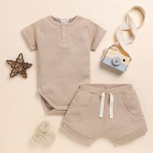 Ensemble de vêtements unisexe pour nouveau-né certifié GOTS et Oekotex en tissu bambou - Product Image 3