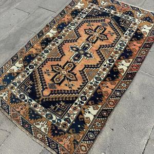 Tapis d'appoint vintage 3,9x5,8 pi (118x177 cm), tapis turc patchwork marron - Product Image 3
