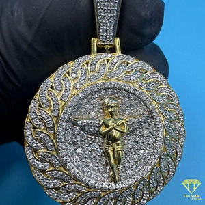 Pendentif médaillon ange en prière serti de pierres Moissanite VVS et finition bicolore, bijou de luxe Hip Hop tendance - Product Image 2