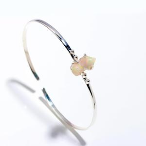 Bracelet en argent vintage fait à la main avec opale éthiopienne ajustable, design original antique, bijoux pour anniversaire - Product Image 4