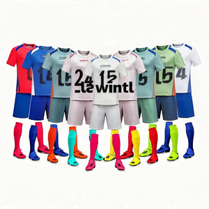 Kits de vente en gros kit complet de football uniformes de football pour hommes maillot de football équipe ensemble professionnel maillot de football uni fabricant - Product Image 3